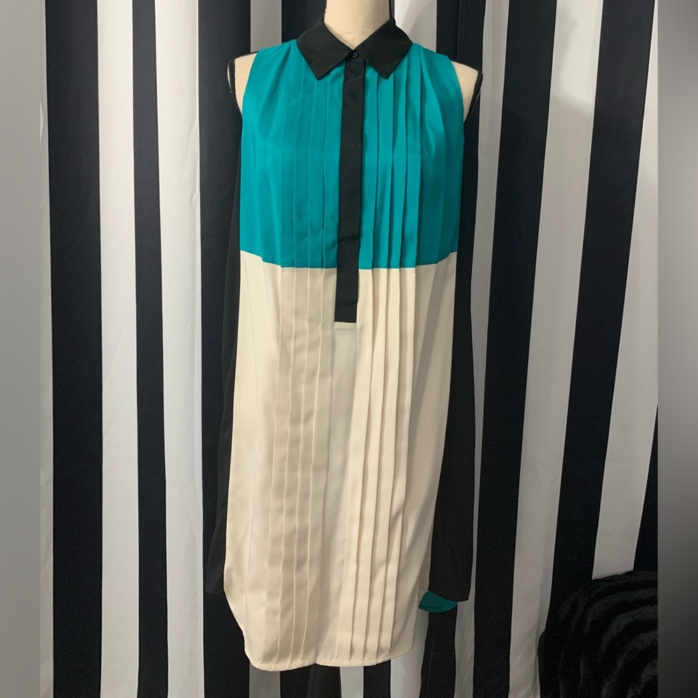 Bebe Pleated Collared Button-Down Dress